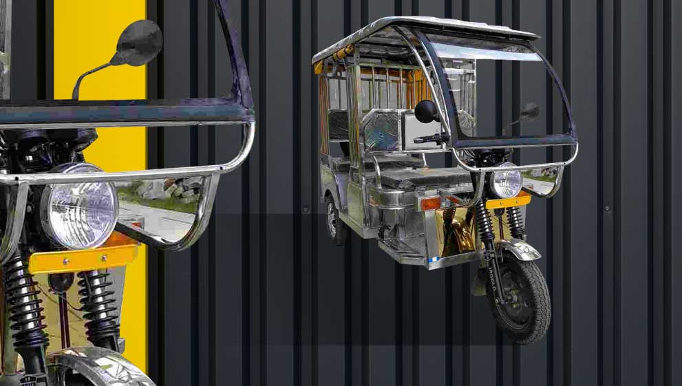 You can now travel by Stainless Steel e-rickshaw!