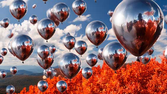 The £6 Million (plus) stainless steel balloon monkey raising funds for UkraineThe £6 Million (plus) stainless steel balloon monkey raising funds for Ukraine